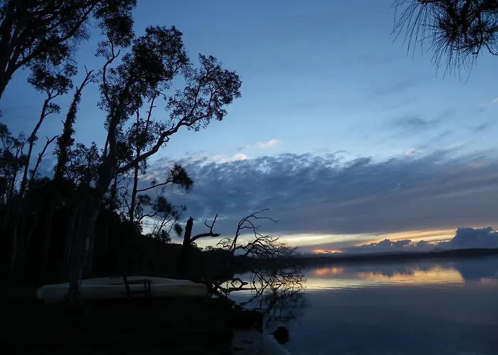 Lake Weyba Cottages Noosa